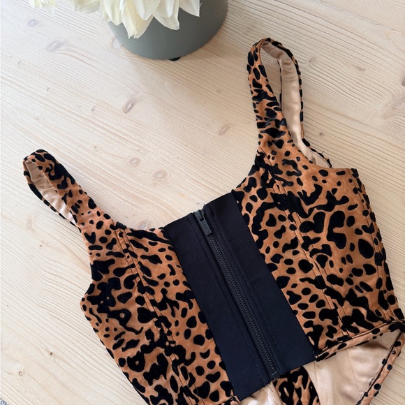 House of CB Leopard Print Top - Picture 3 of 4